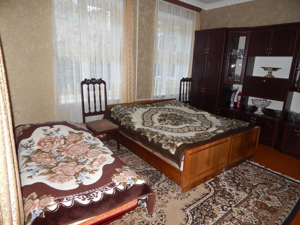 Ineza'S Guest House Stepantsminda Quarto foto